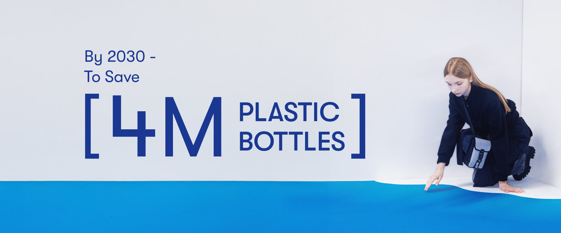 Banner promoting WAVEIT’s goal to save 4 million plastic bottles by 2030, featuring a model in sustainable fashion on a blue and white background.